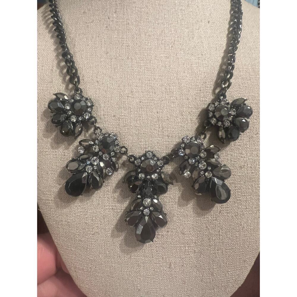 NYC Grey Metallic Curb Chain Teardrop Rhinestone Statement Necklace 21" Elegant